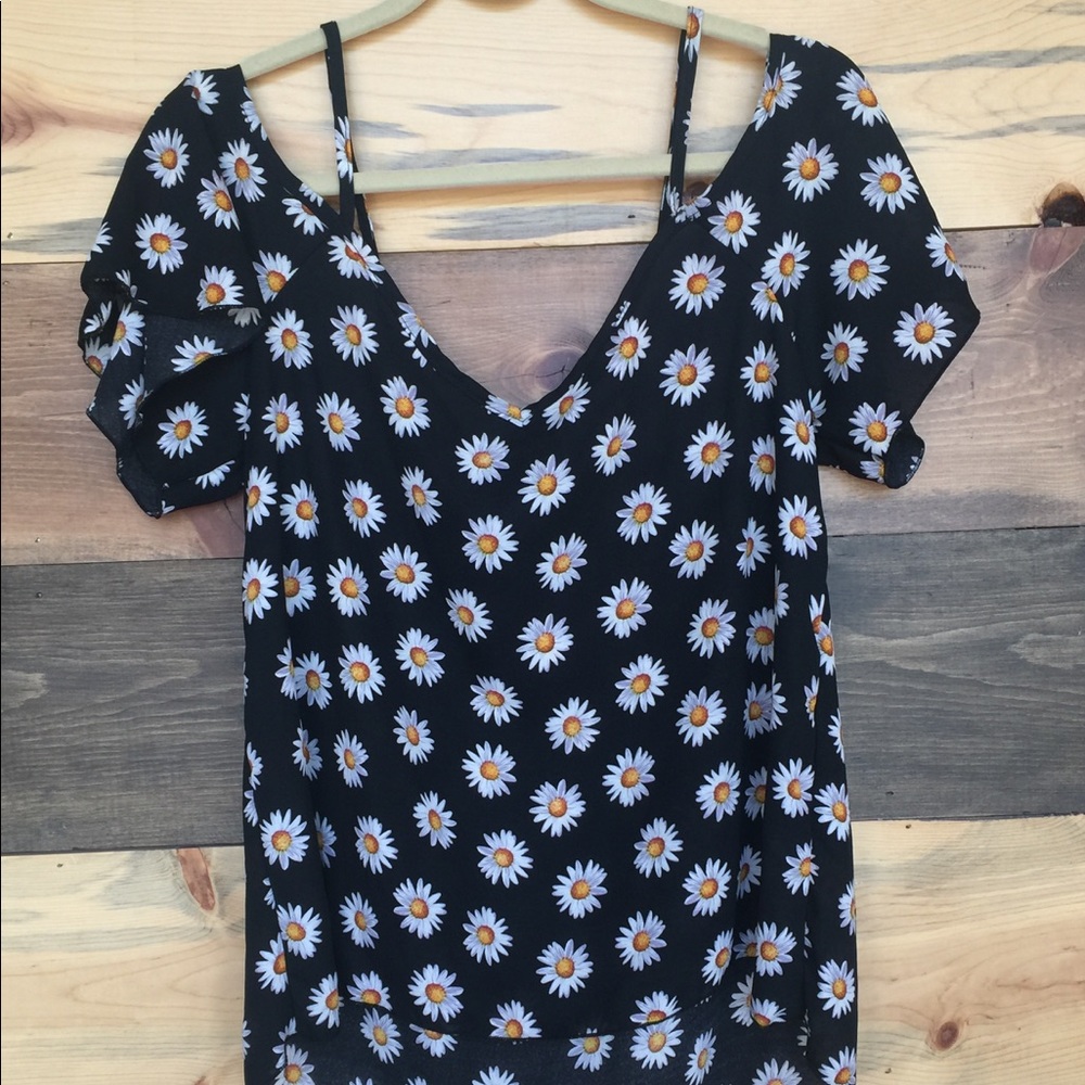 Black & White Daisy Blouse Size Large